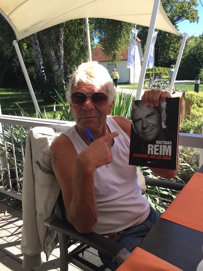 Matthias Reim mit seiner Biografie „Verdammt, ich leb noch“